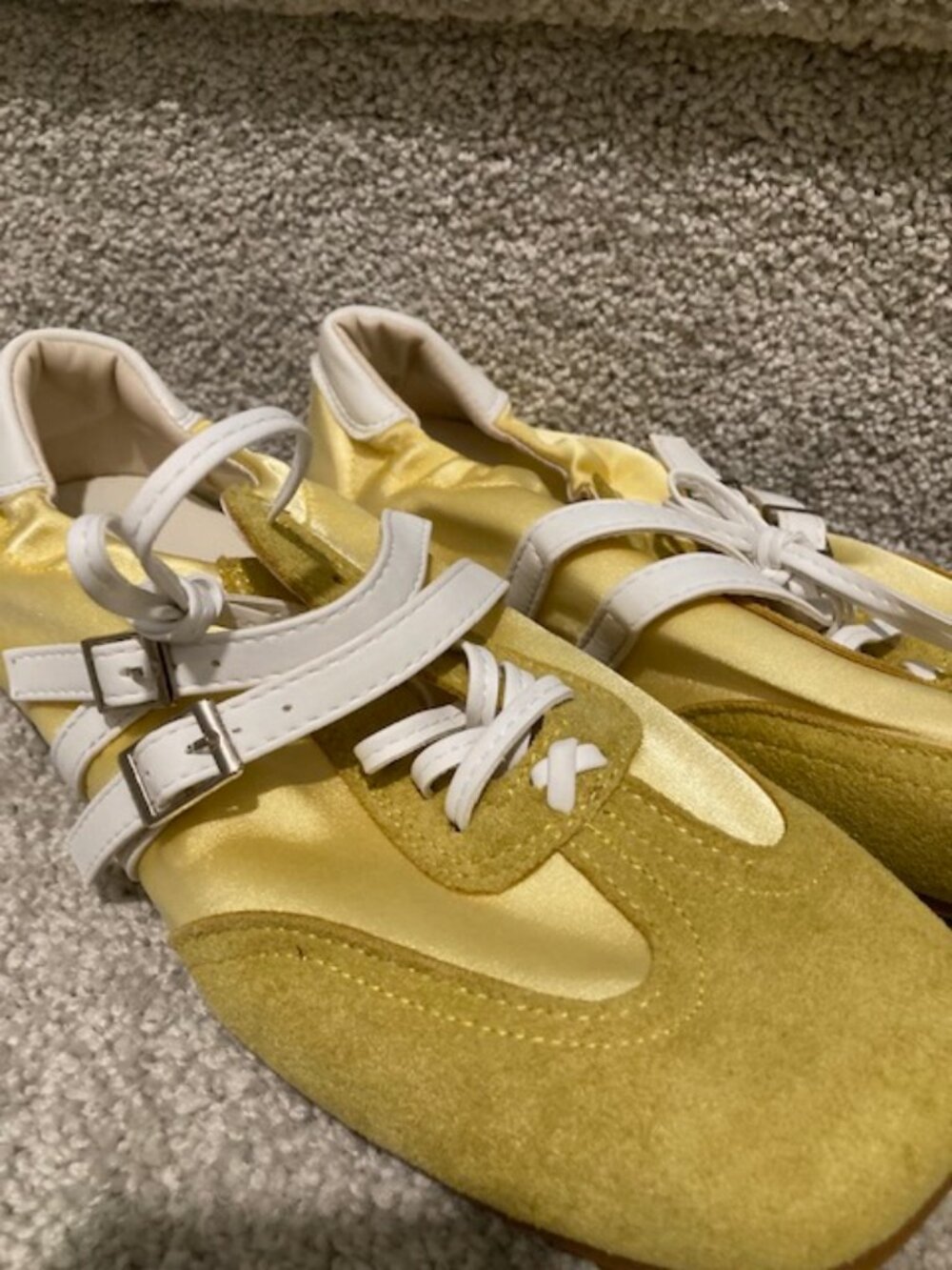 Ballet Tennis Shoe in Suede and Satin - Yellow